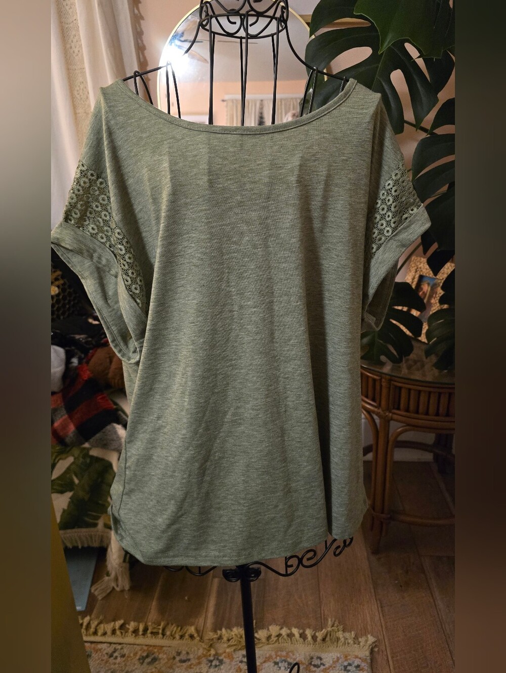 🐝🍯 🌟Set Of 2🌟 Amazon Crochet Lace Shoulder Short Sleeve T-Shirts